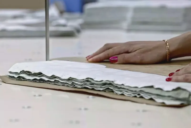RespinJenny is based on preserving as much fibre quality as possible from waste textiles.